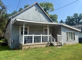 913 Maple St in Danville, IL - Building Photo