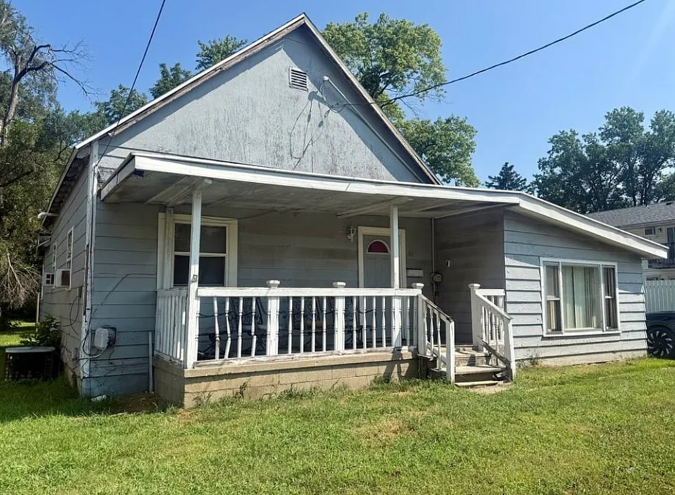 913 Maple St in Danville, IL - Building Photo