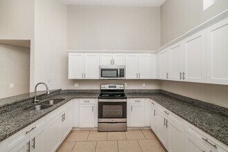 11105 Cherrywood Ln in Riverview, FL - Foto de edificio - Building Photo
