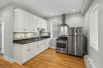 3751 W Irving Park Rd, Unit 1 in Chicago, IL - Foto de edificio - Building Photo