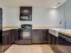 110 S Main St in Elgin, TX - Building Photo - Building Photo