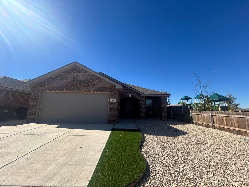 2104 Kirksey Ave in Lubbock, TX - Building Photo