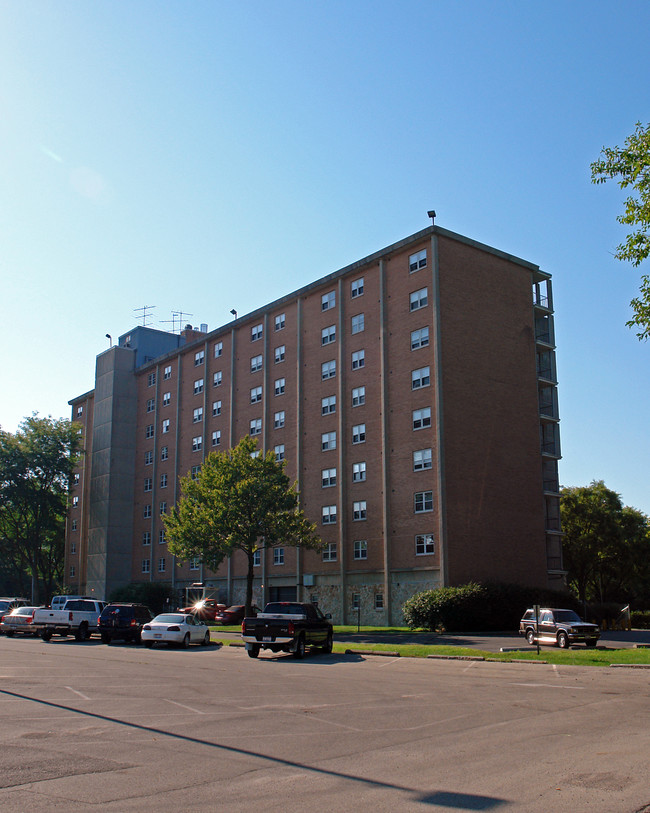 Cole Manor Apartments in Springfield, OH - Building Photo - Building Photo