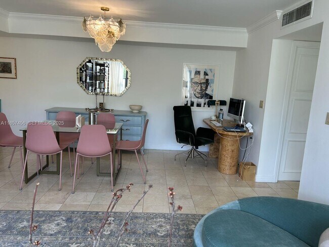 10000 Bay Harbor Terrace in Bay Harbor Islands, FL - Foto de edificio - Building Photo