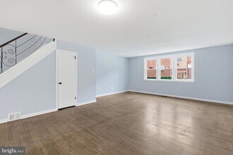 2816 Woodbridge Rd in Philadelphia, PA - Building Photo - Building Photo