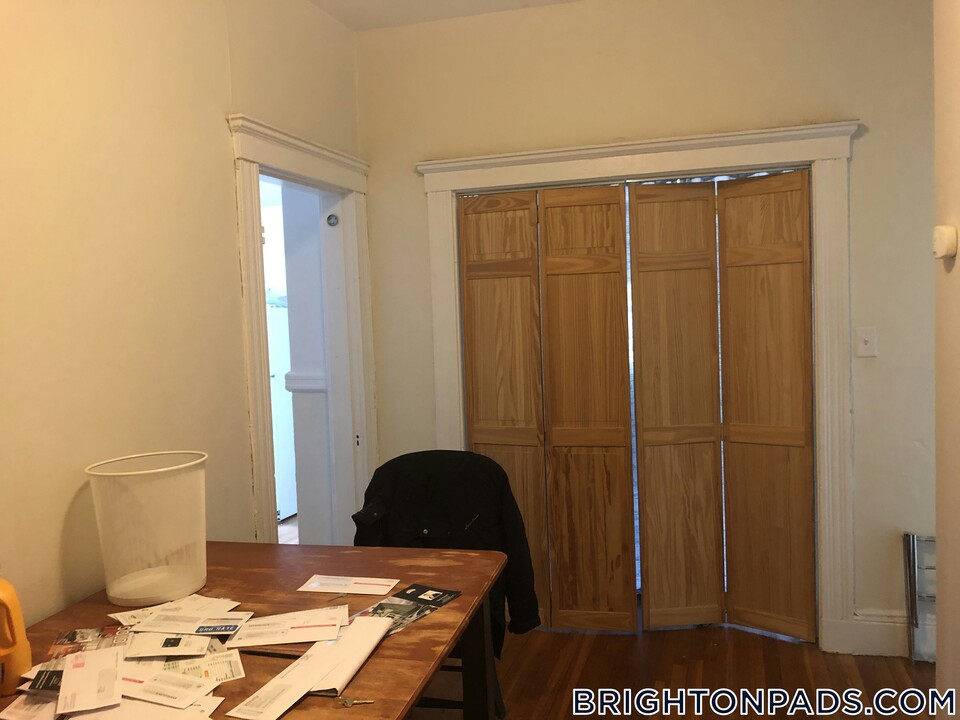 15 Egremont Rd in Boston, MA - Building Photo