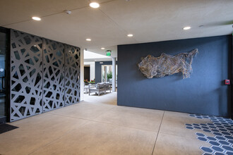 5327 Hermitage Ave in North Hollywood, CA - Foto de edificio - Lobby