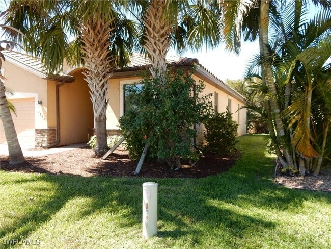 2708 Via Santa Croce Ct in Ft. Myers, FL - Foto de edificio - Building Photo