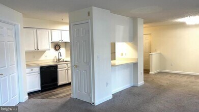 625 Admiral Dr in Annapolis, MD - Building Photo - Building Photo