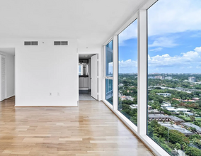 2101 Brickell Ave, Unit 2401 in Miami, FL - Building Photo - Building Photo