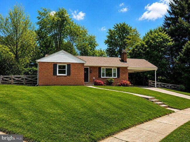 property at 918 Shawnee Dr