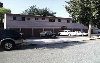 328 W Loraine St in Glendale, CA - Building Photo - Building Photo