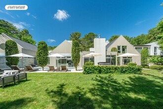 7 Rolling Wood Ln in East Hampton, NY - Building Photo - Building Photo