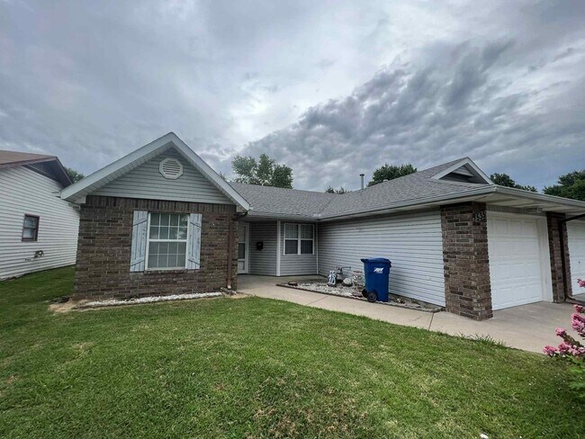 535 Scott St in Carthage, MO - Building Photo - Building Photo