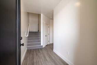 5680 S Duel Ln in Saint George, UT - Foto de edificio - Building Photo