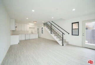 4110 1/2 Normandie Ave in Los Angeles, CA - Building Photo - Building Photo