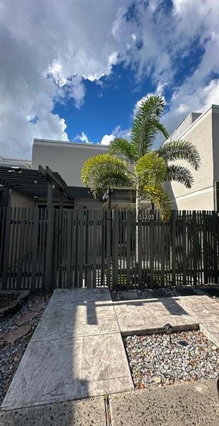 11205 NW 15th St in Pembroke Pines, FL - Building Photo - Building Photo