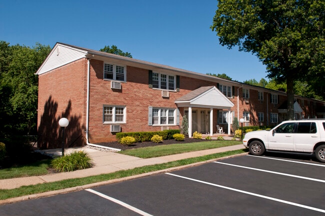 Brookwood Estates in Atlantic Highlands, NJ - Building Photo - Building Photo