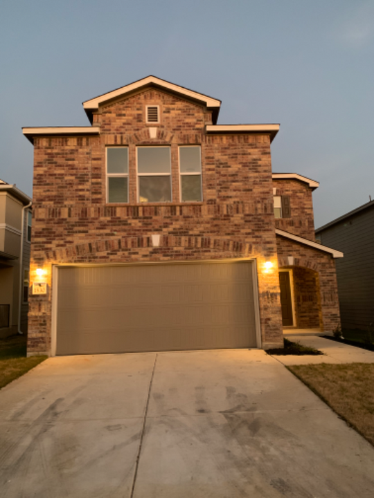 1530 Overlook Cove in San Antonio, TX - Building Photo