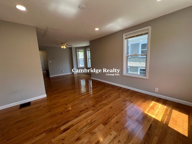 15 Hudson St, Unit 2A in Somerville, MA - Building Photo - Building Photo