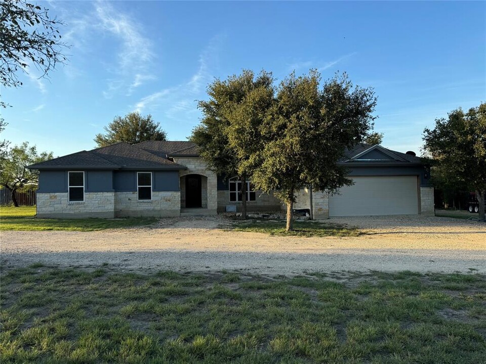 30 Dove Hill Ct in Kyle, TX - Foto de edificio