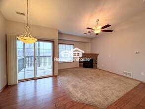 2000 Meadow Ct, Unit 511 in Des Moines, IA - Building Photo - Building Photo