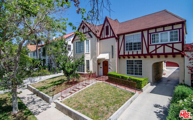 342 N Orange Dr in Los Angeles, CA - Building Photo - Building Photo