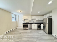 730 W Roscoe St, Unit 2 in Chicago, IL - Building Photo - Building Photo