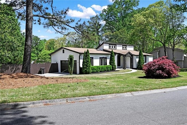 910 Muirfield Dr NE in Marietta, GA - Building Photo - Building Photo