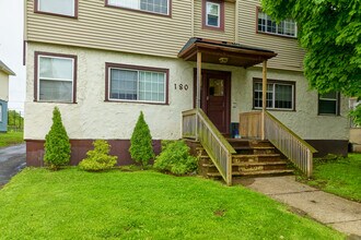 180 Alexander St in Rochester, NY - Building Photo - Building Photo