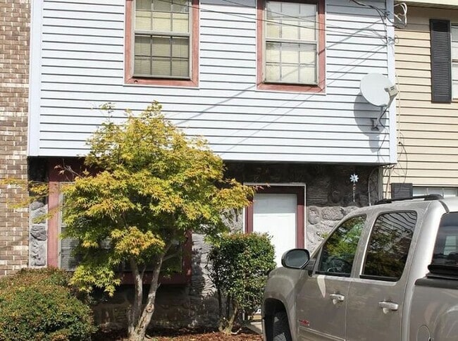 property at 1937 Springlake Ct