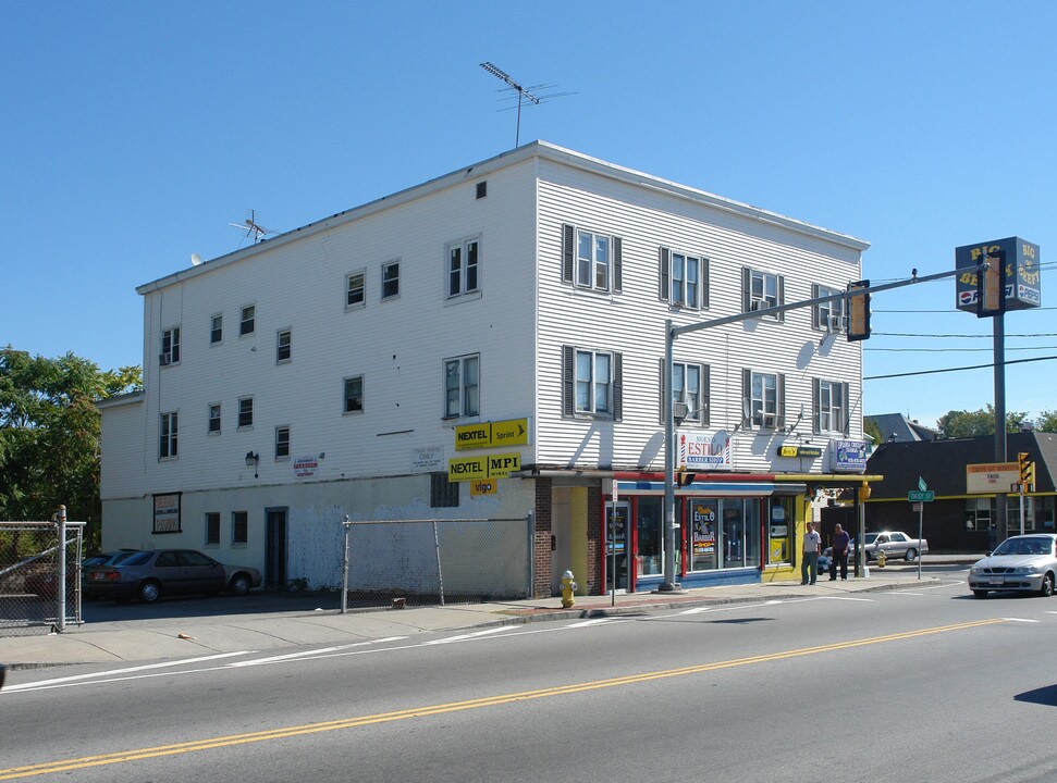 Mid City Rooming House in Lawrence, MA - Building Photo
