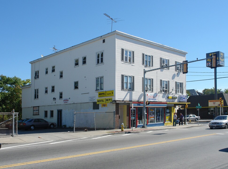 Mid City Rooming House in Lawrence, MA - Foto de edificio