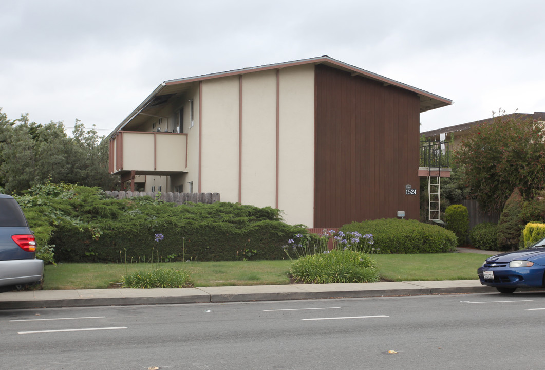 1524 South Claremont in San Mateo, CA - Foto de edificio