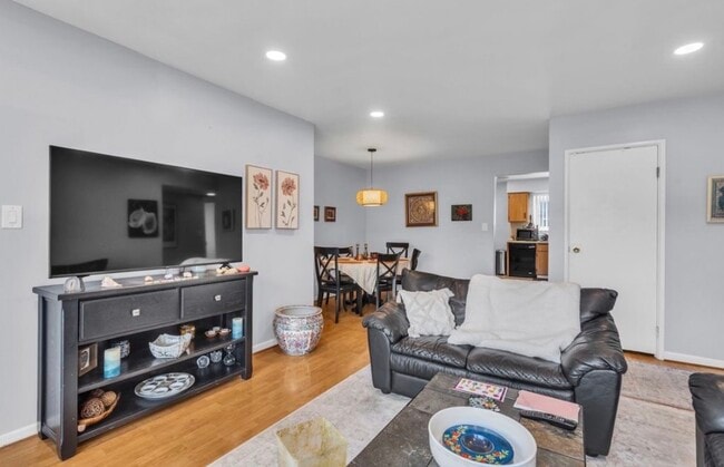 property at 9405 Bay Colony Dr