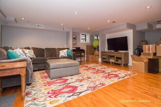 158 Cypress St, Unit 1 in Brookline, MA - Foto de edificio - Building Photo