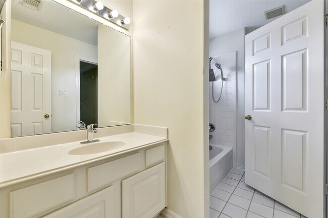 5803 Song Ridge Ct in Houston, TX - Building Photo - Building Photo