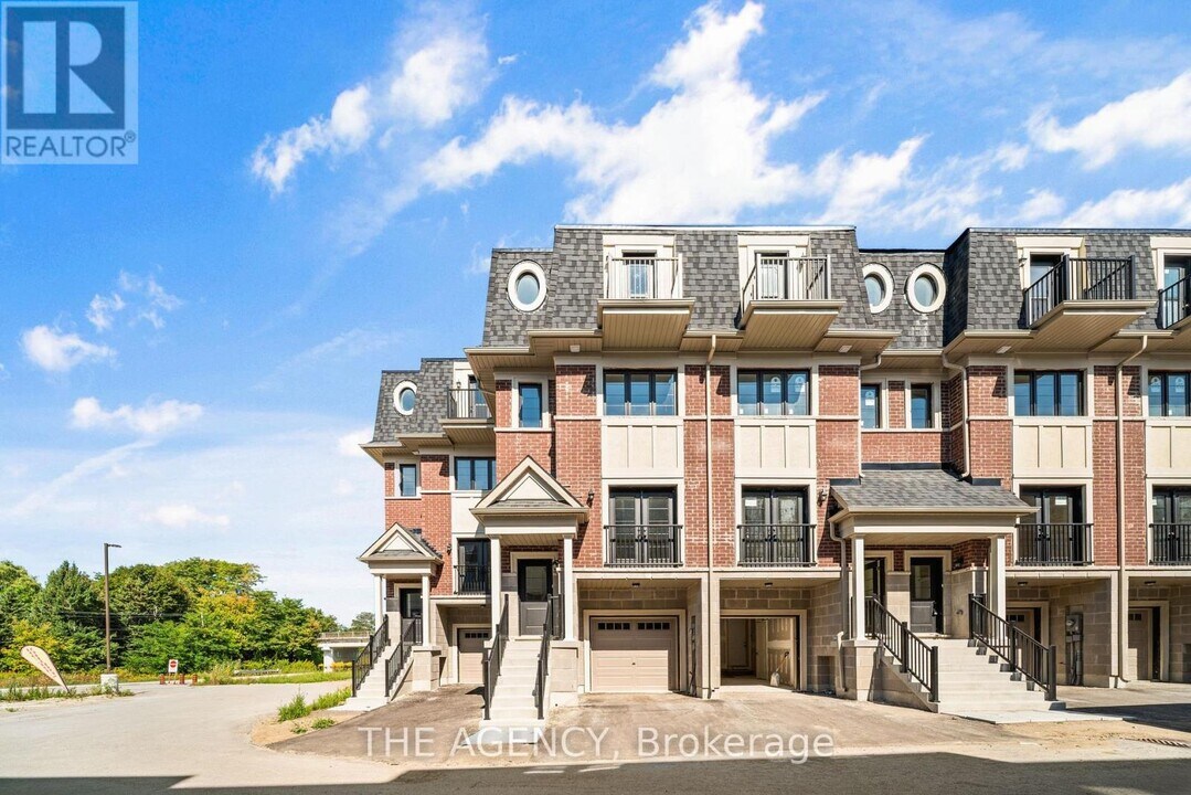 14 Marret Ln in Clarington, ON - Building Photo