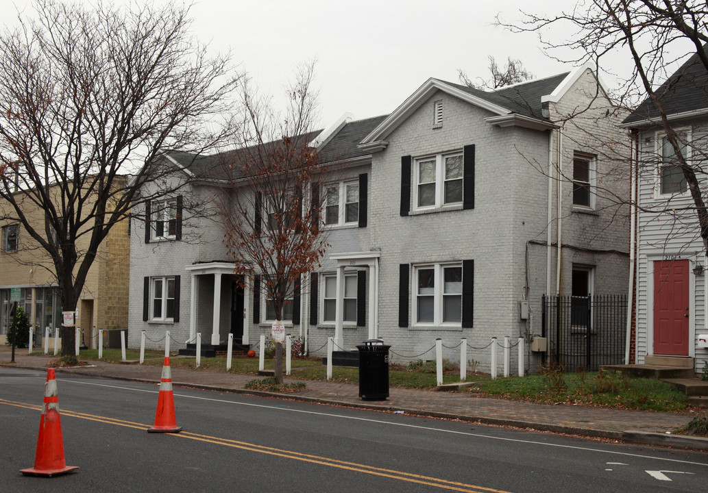 2103-2105 Mt Vernon Ave in Alexandria, VA - Building Photo