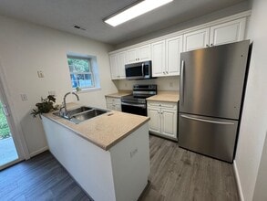1045 Alexander Hamilton Ln in Harrisonburg, VA - Building Photo - Building Photo