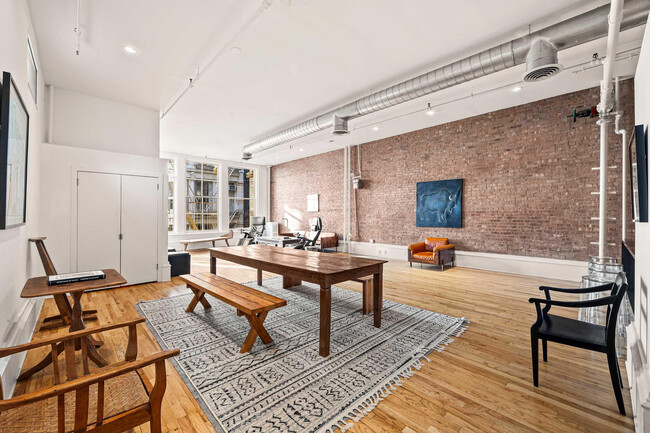 130 Greene St in New York, NY - Building Photo - Building Photo