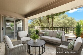 103 Birdie Dr in The Hills, TX - Building Photo - Building Photo