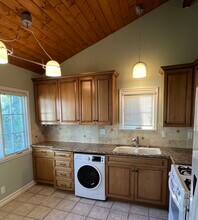 23211 Mariano St, Unit Guesthouse in Los Angeles, CA - Foto de edificio - Building Photo