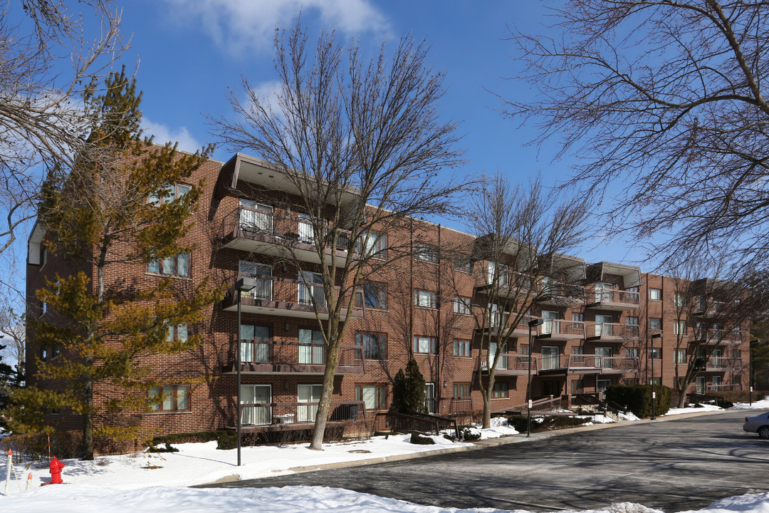 Grove Terrace in Wheeling, IL - Building Photo