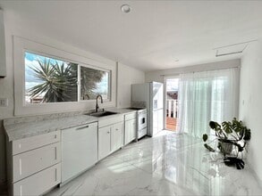 321 Hill St in Hollister, CA - Building Photo - Building Photo