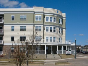 Clover Field Condominiums in Chaska, MN - Building Photo - Building Photo