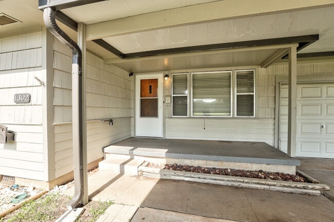 1302 Regent St in Norman, OK - Building Photo - Building Photo