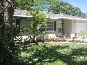 1636 Douglas Ave in Dunedin, FL - Building Photo - Building Photo