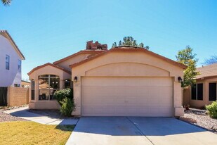 2267 E Arabian Dr in Gilbert, AZ - Building Photo