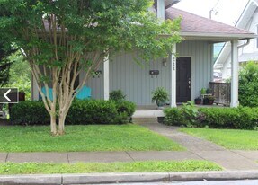 211 W Fairview Ave in Johnson City, TN - Building Photo